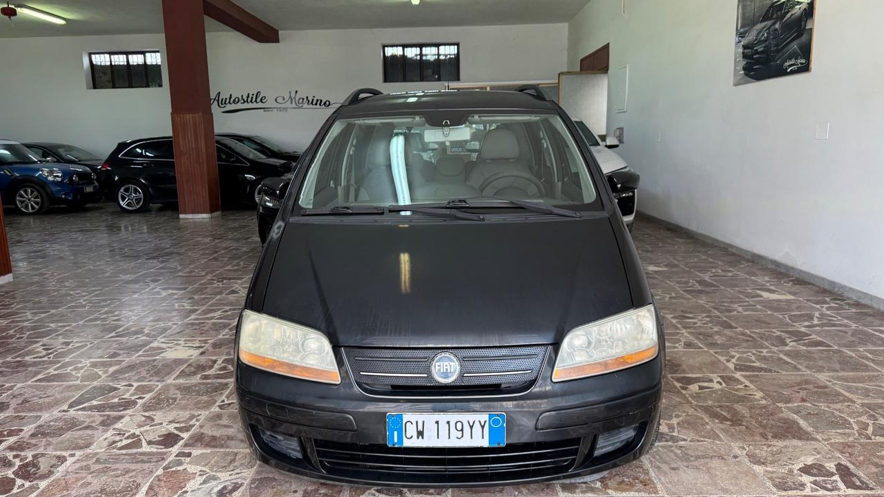 Fiat Idea 1.4 16V Emotion CAMBIO AUTOMATICO