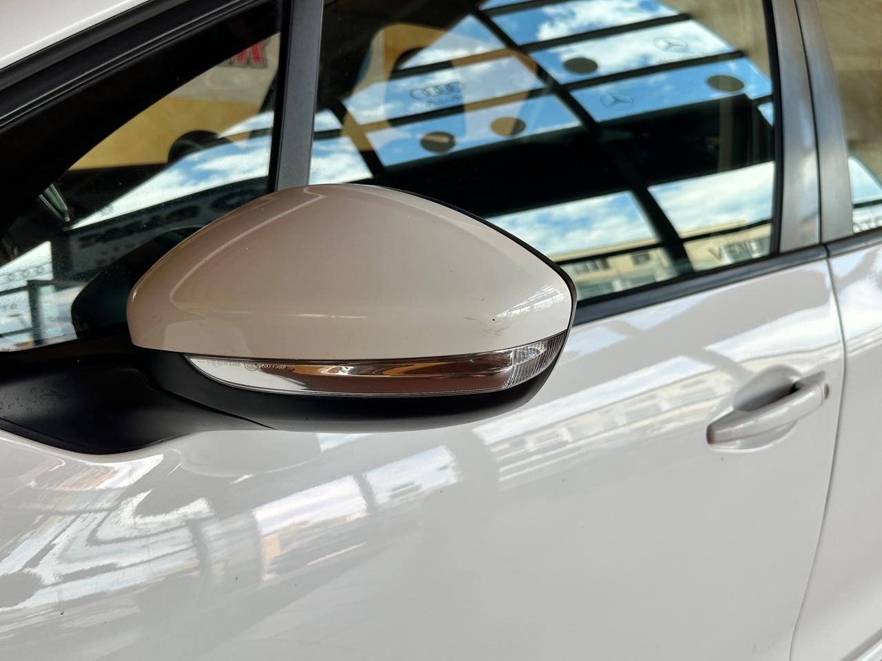 Peugeot 208 1.4 HDi 68 CV 5 porte