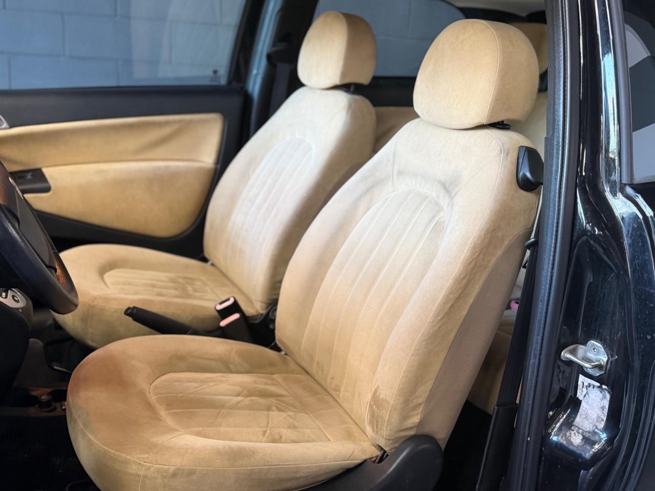 Lancia Ypsilon 1.4 16V Platino Automatica