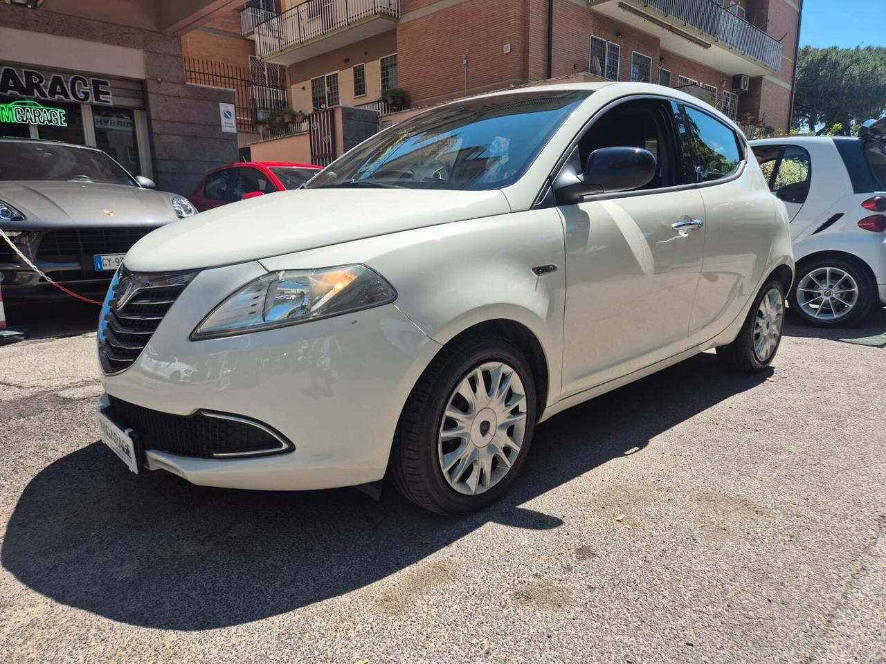 Lancia Ypsilon 1.2 69 CV Unyca