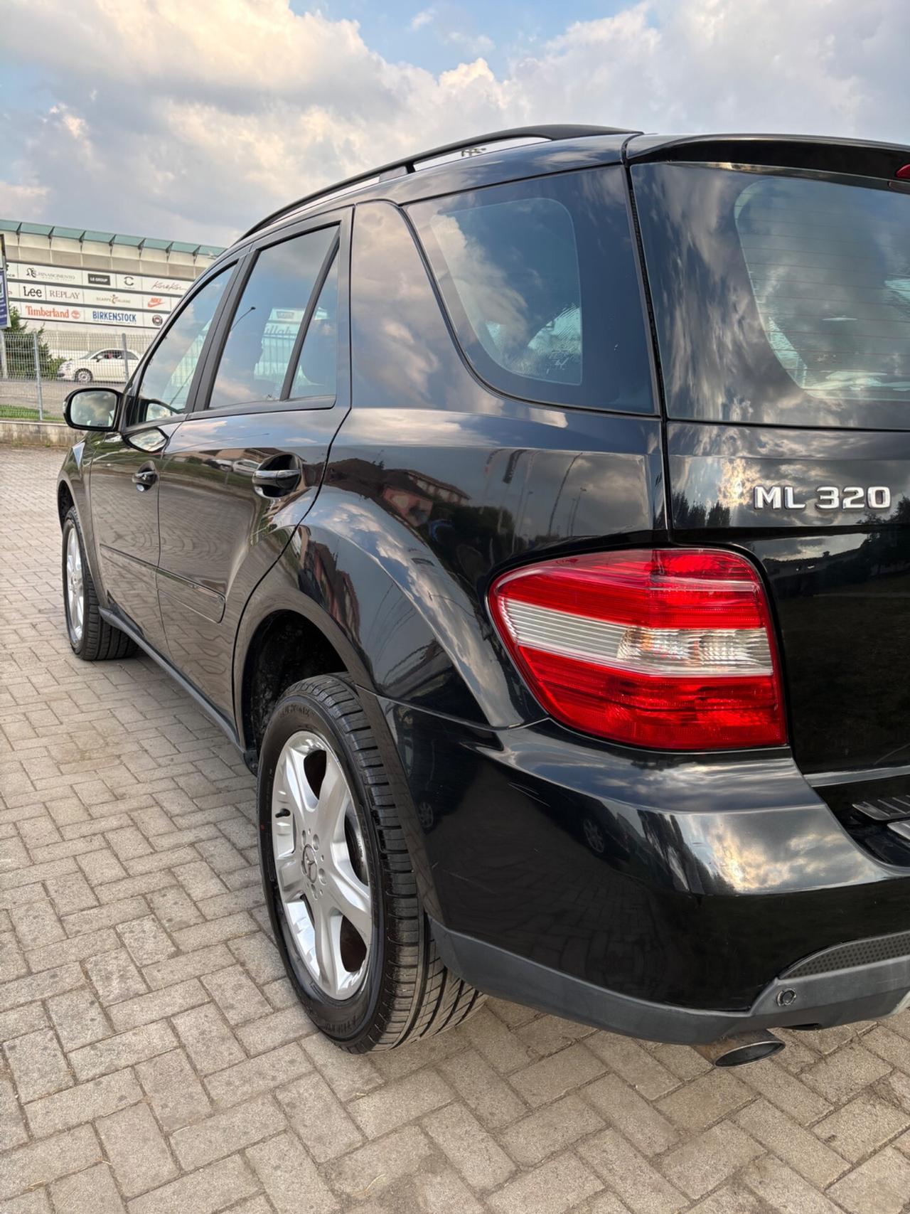 Mercedes-benz ML 320 CDI Chrome PER COMMERCIANTI