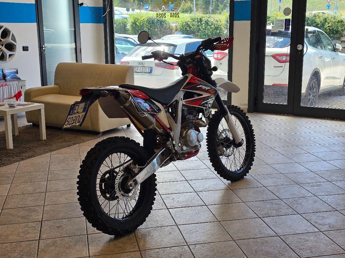 AJP PR4 125 Supremoto Pro 2.500km 2018 GUIDA A1