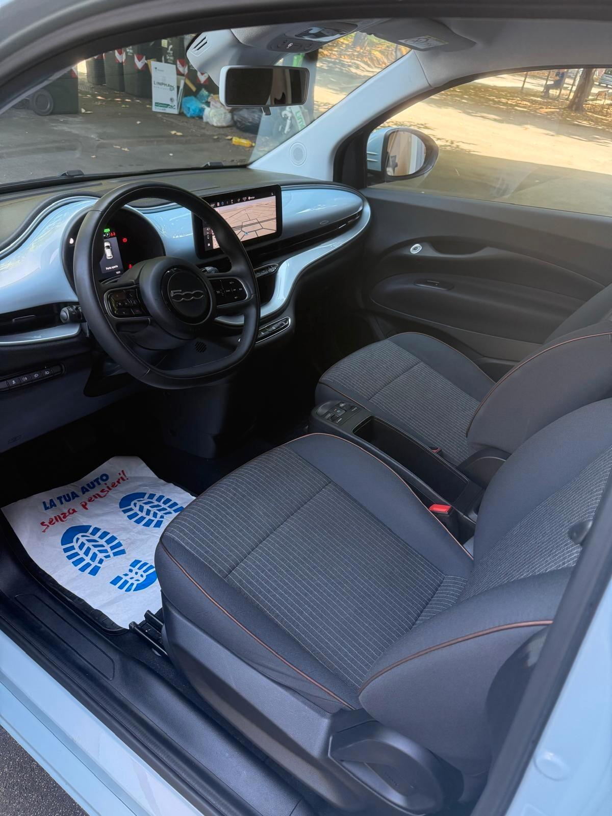 Fiat 500 500e Berlina icon batteria maggiorata