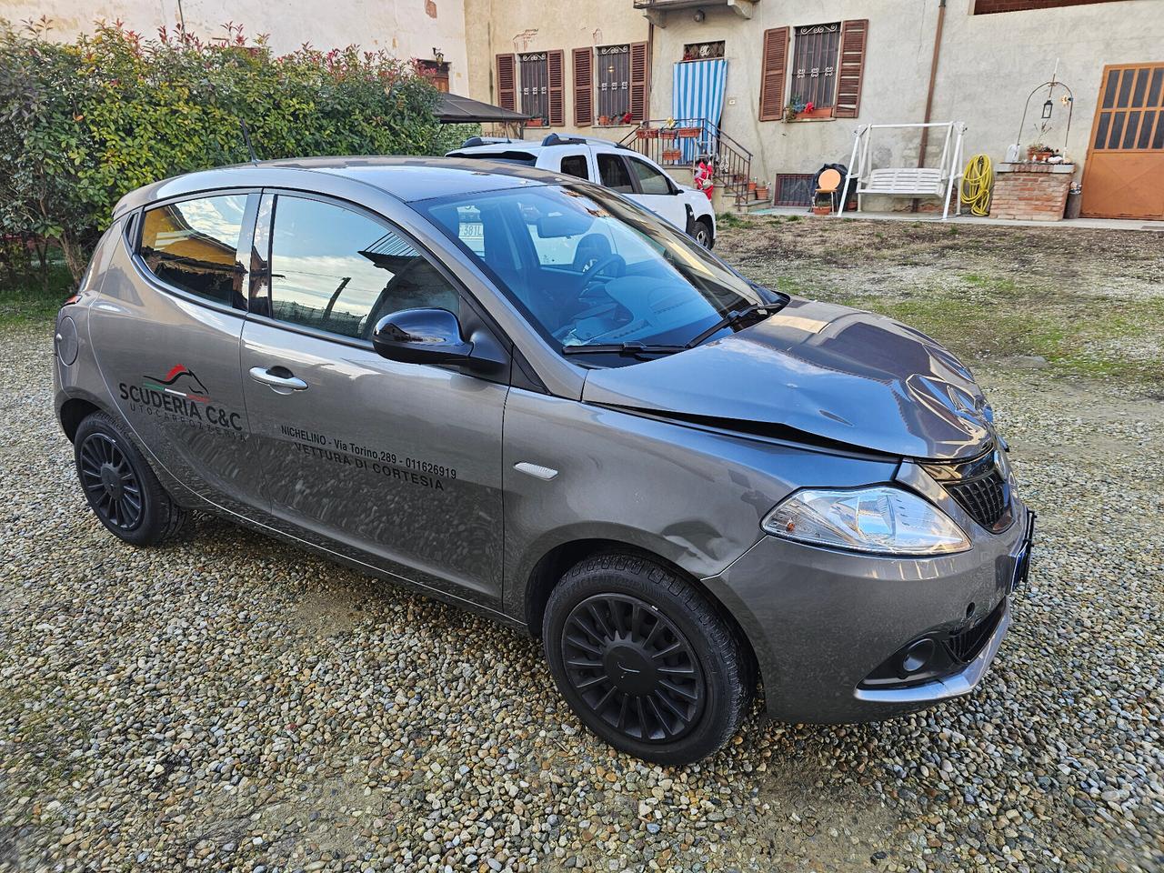 Lancia Ypsilon 1.0 S&S Hybrid Silver