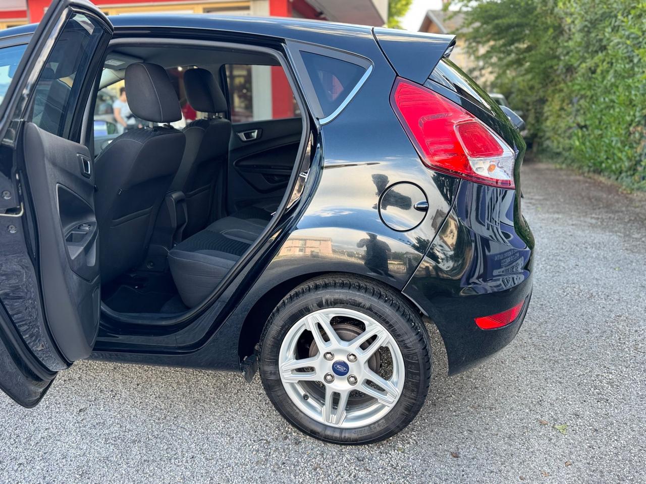 Ford Fiesta 1.5 TDCi 75CV 5 porte Titanium