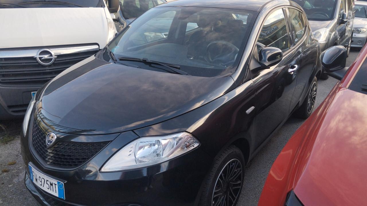Lancia Ypsilon 1.2 69 CV 5 porte GPL Ecochic Gold