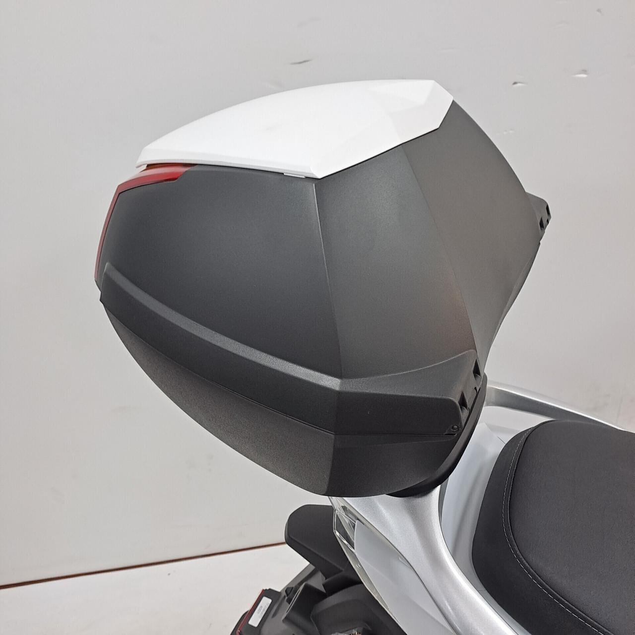 Kymco People S 200 SOLO 60 euro/MESE