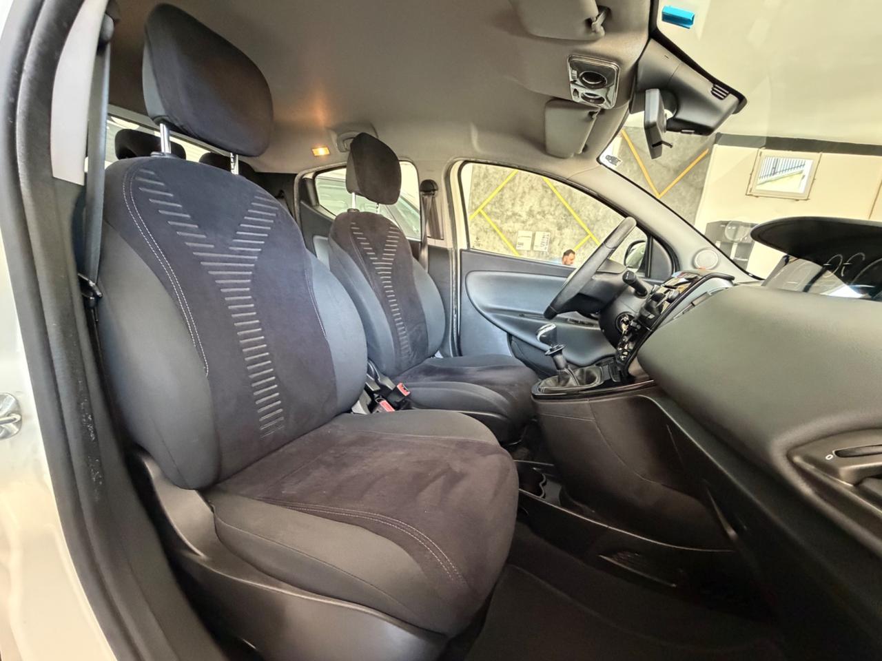 Lancia Ypsilon 1.2 69 CV 5 porte GPL Ecochic Platinum