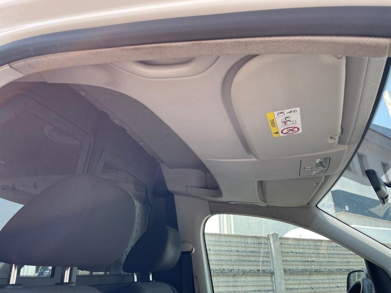 Volkswagen Caddy 2.0 TDI 122 CV 4MOTION Comfortline ALLESTIMENTO