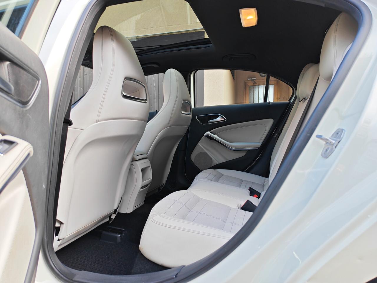 Mercedes-Benz A180 1.6 BENZINA 122cv / TETTO