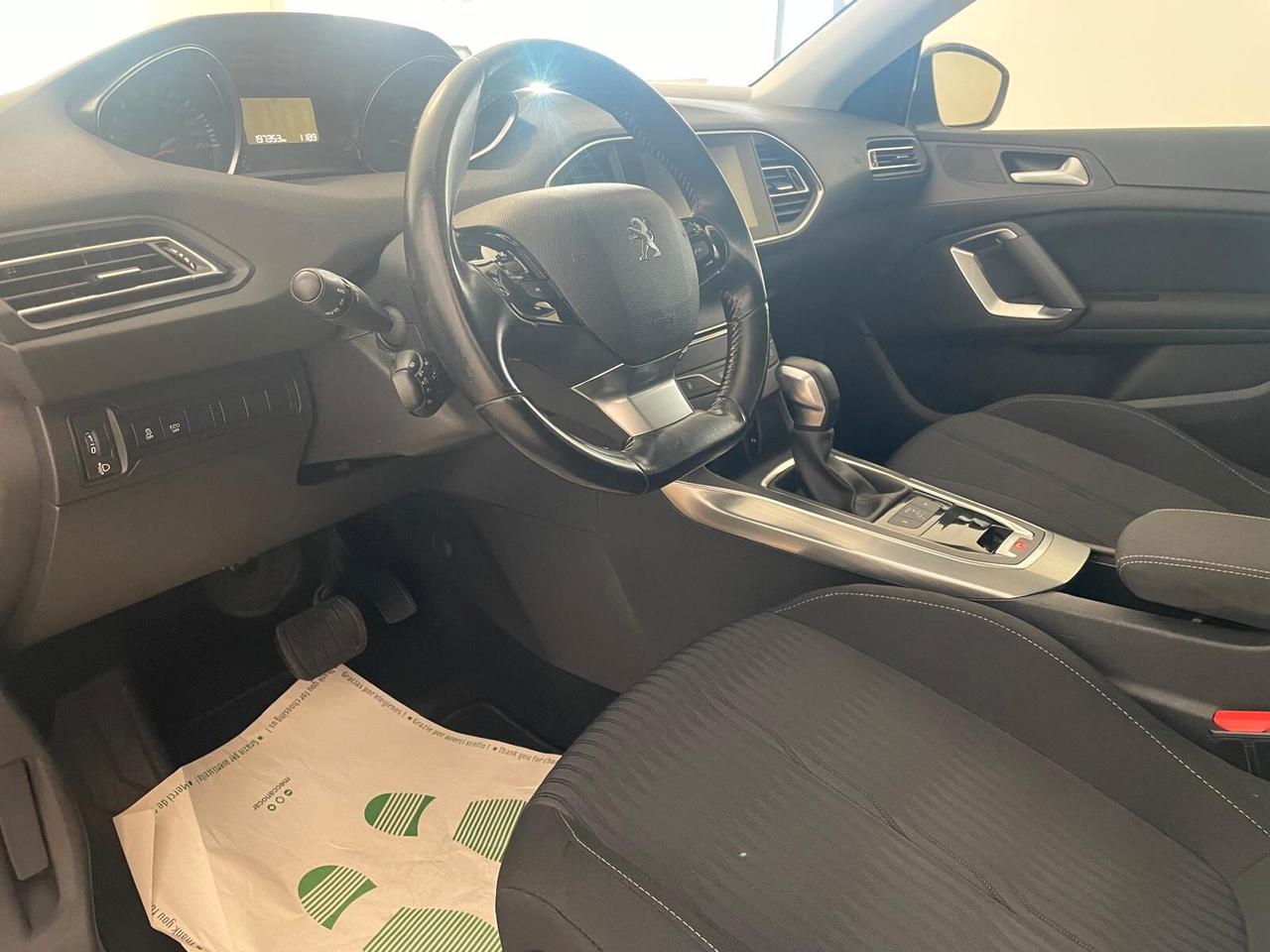 Peugeot 308 BlueHDi 120 S&S EAT6 SW Allure