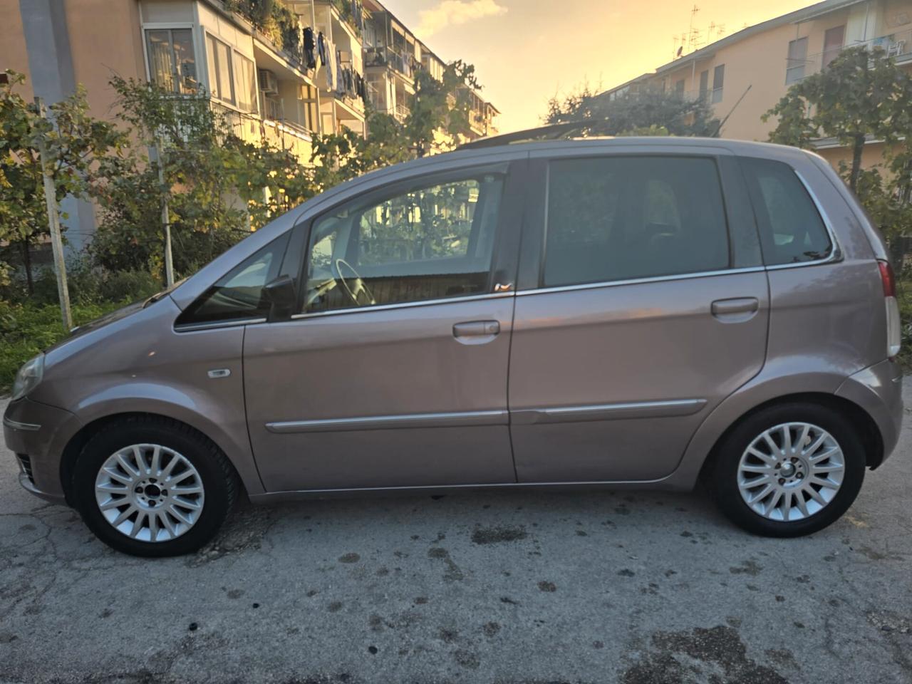 Lancia MUSA GPL TETTO PELLE SPETTACOLO