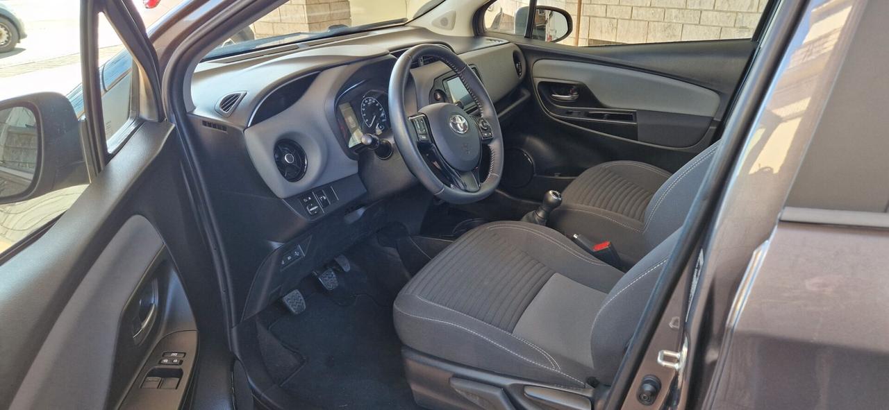 Toyota Yaris 1.5 5 porte 37.400 km Tagliandi