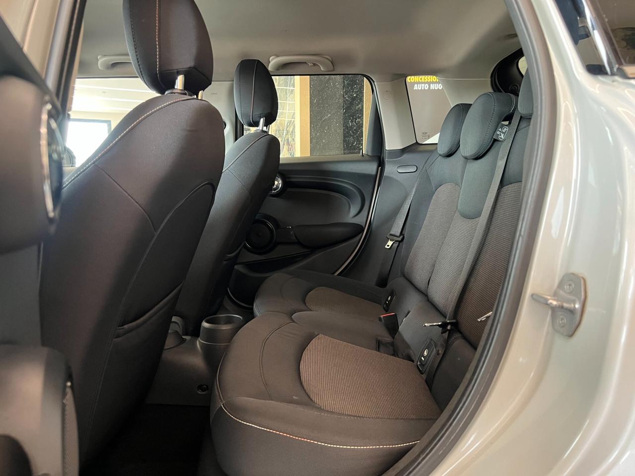 Mini 1.5 Cooper D 5 porte