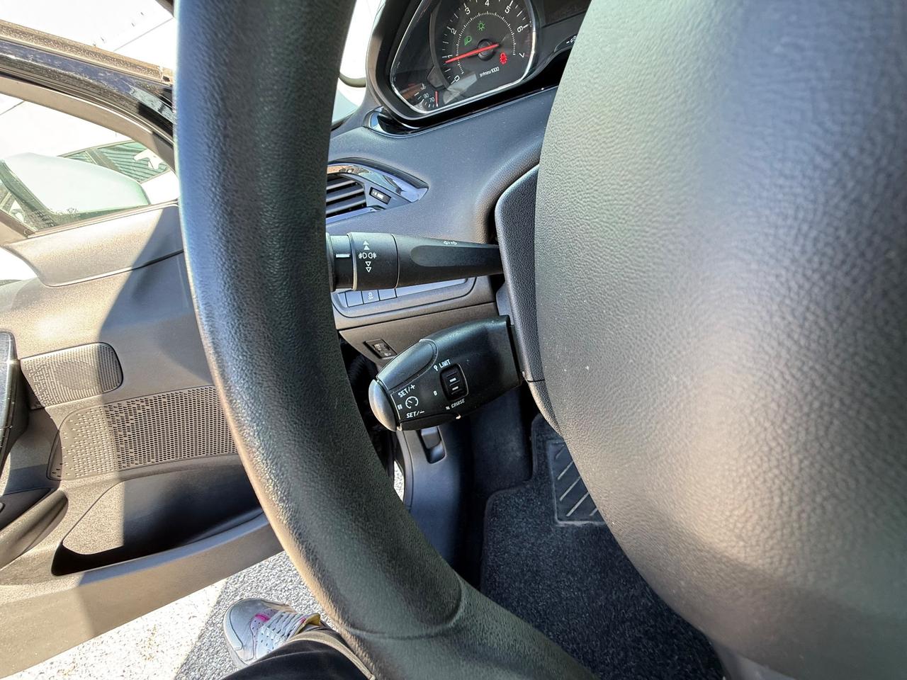 Peugeot 208 1.4 HDi 68 CV 5 porte Active