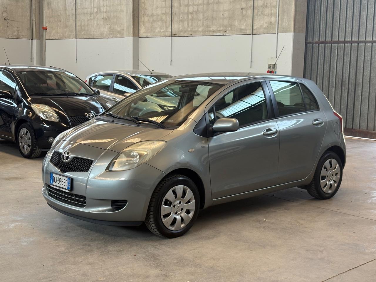 Toyota Yaris 1.0 5 porte Sol