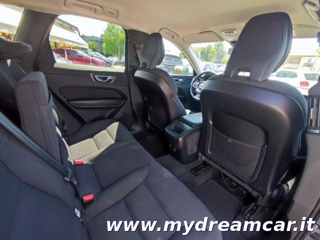 VOLVO XC60 B4 (d) AWD Geartronic Momentum Pro