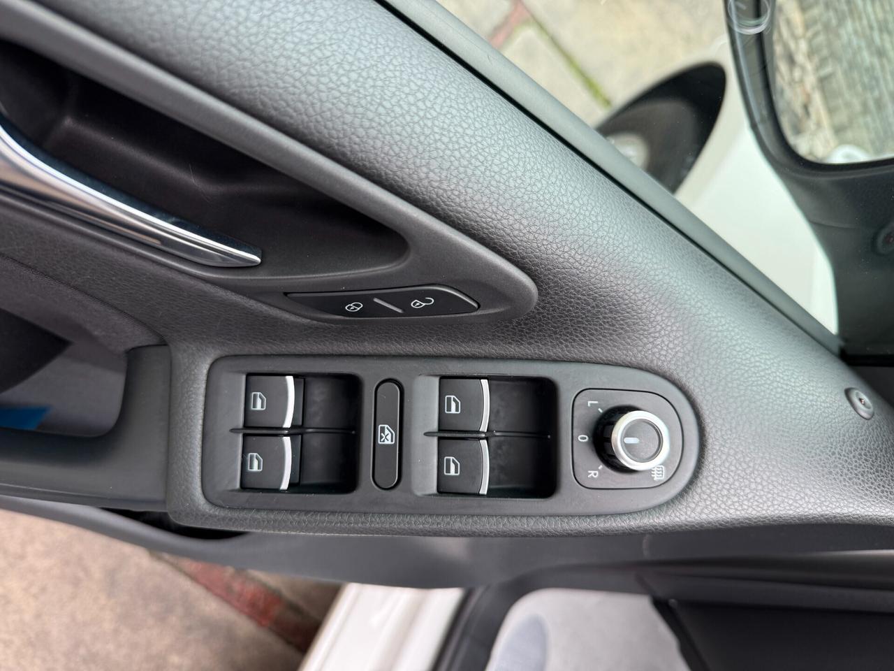 Volkswagen Golf 1.6 5p. Highline BiFuel OK PER NEOPATENTATI