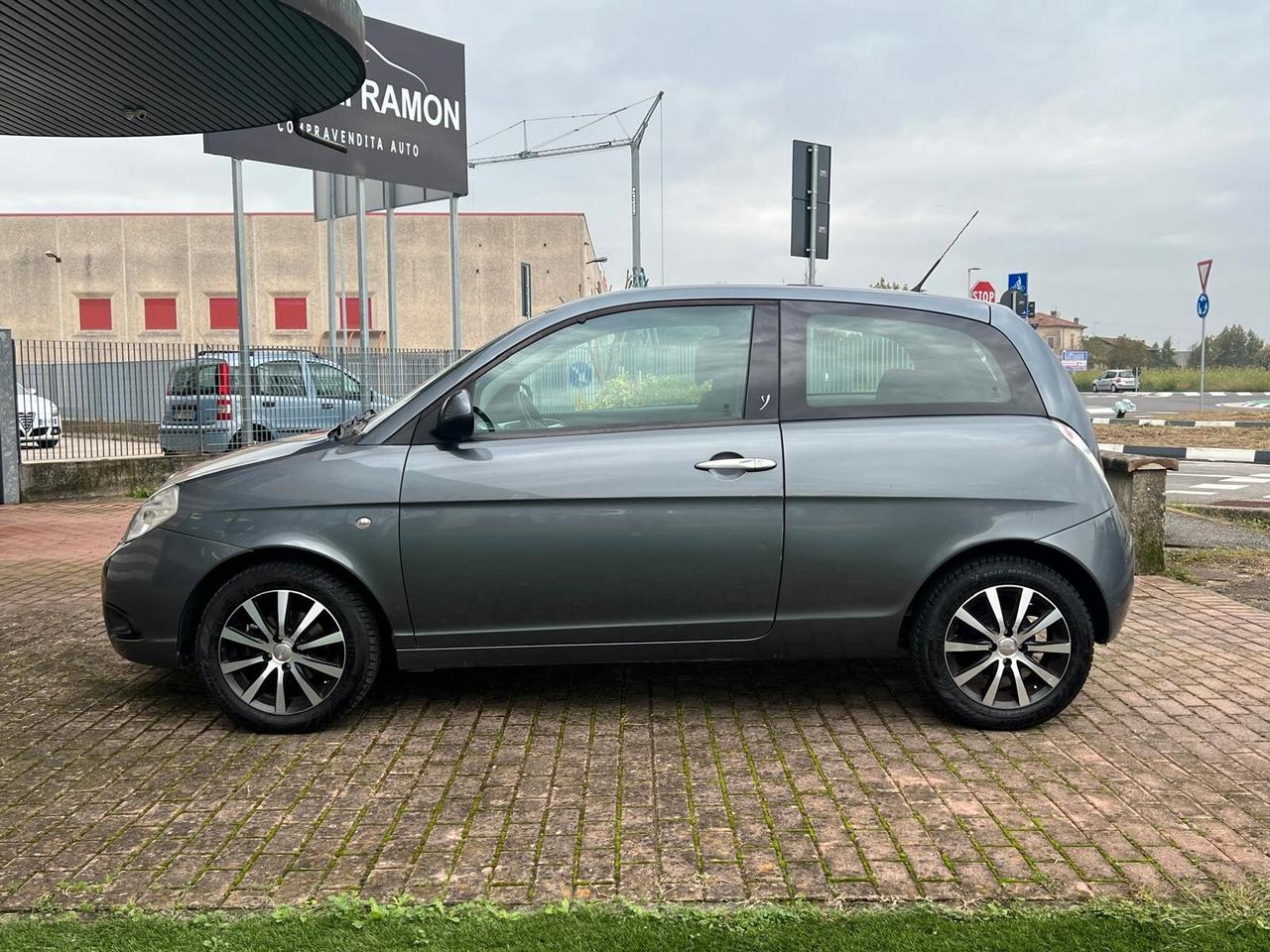 Lancia Ypsilon 1.2 Argento