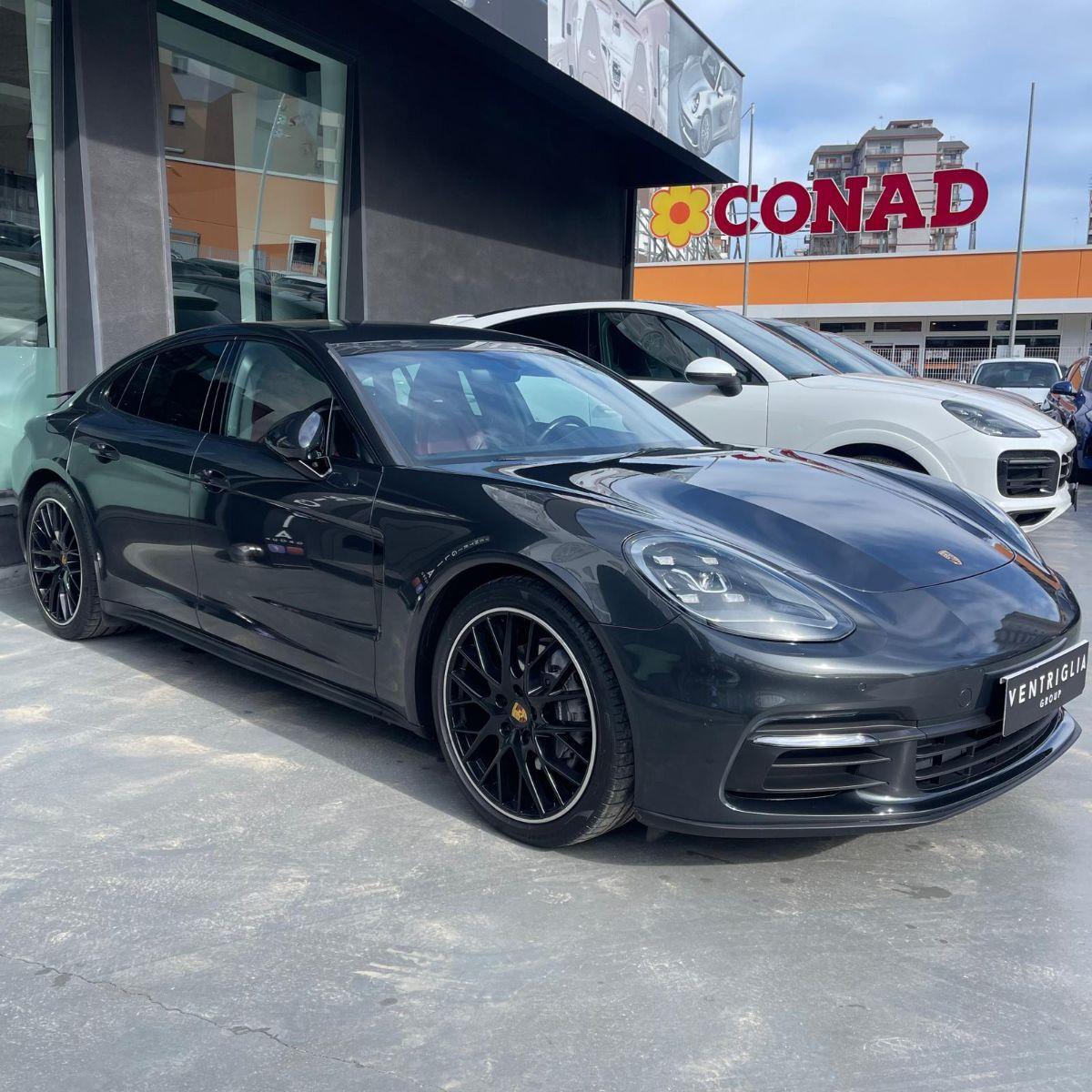 PORSCHE - Panamera -