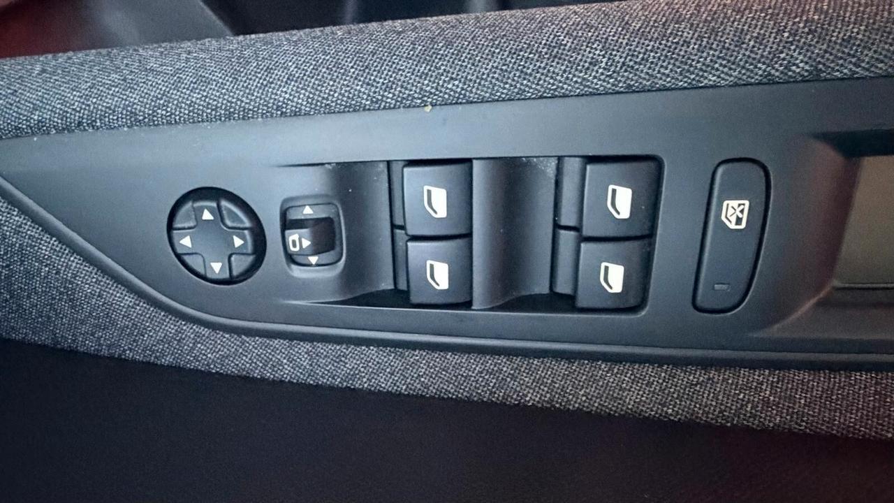 PEUGEOT 3008 1.5 BLUEHDI ALLURE 131CV - FULL LED,