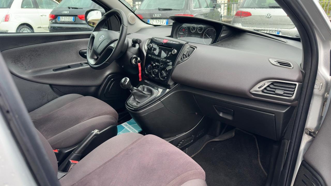 Lancia Ypsilon 1.3 MJT 16V 95 CV 5 porte S&S Silver