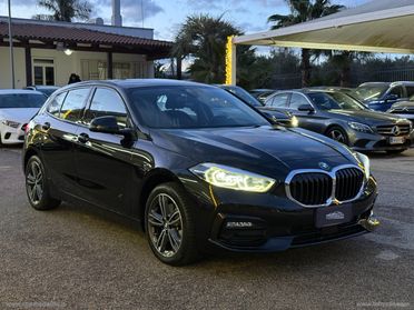 BMW 116d Sport AUTO LUCI AMBIENT, CARPLAY