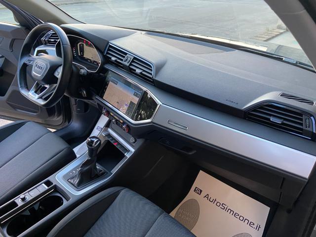 AUDI Q3 35 2.0 TDI S tronic Business COCKPIT