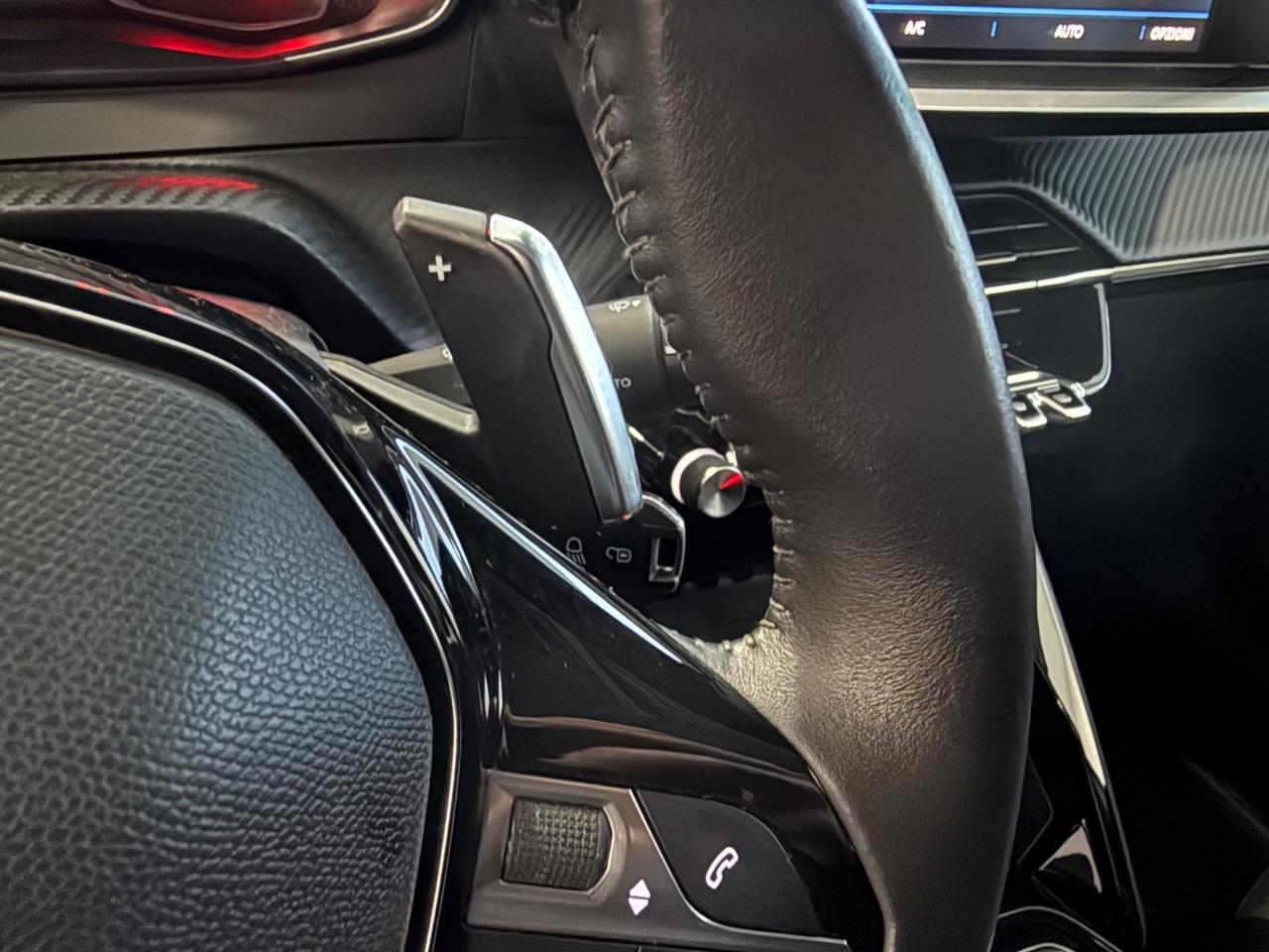 Peugeot 2008 BlueHDi130 S&S EAT8 Allure F1/PERLATO2023