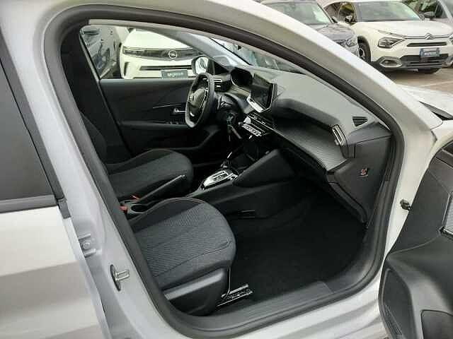 Peugeot 208 Hybrid 110 e-DCS6 Style KM Ø