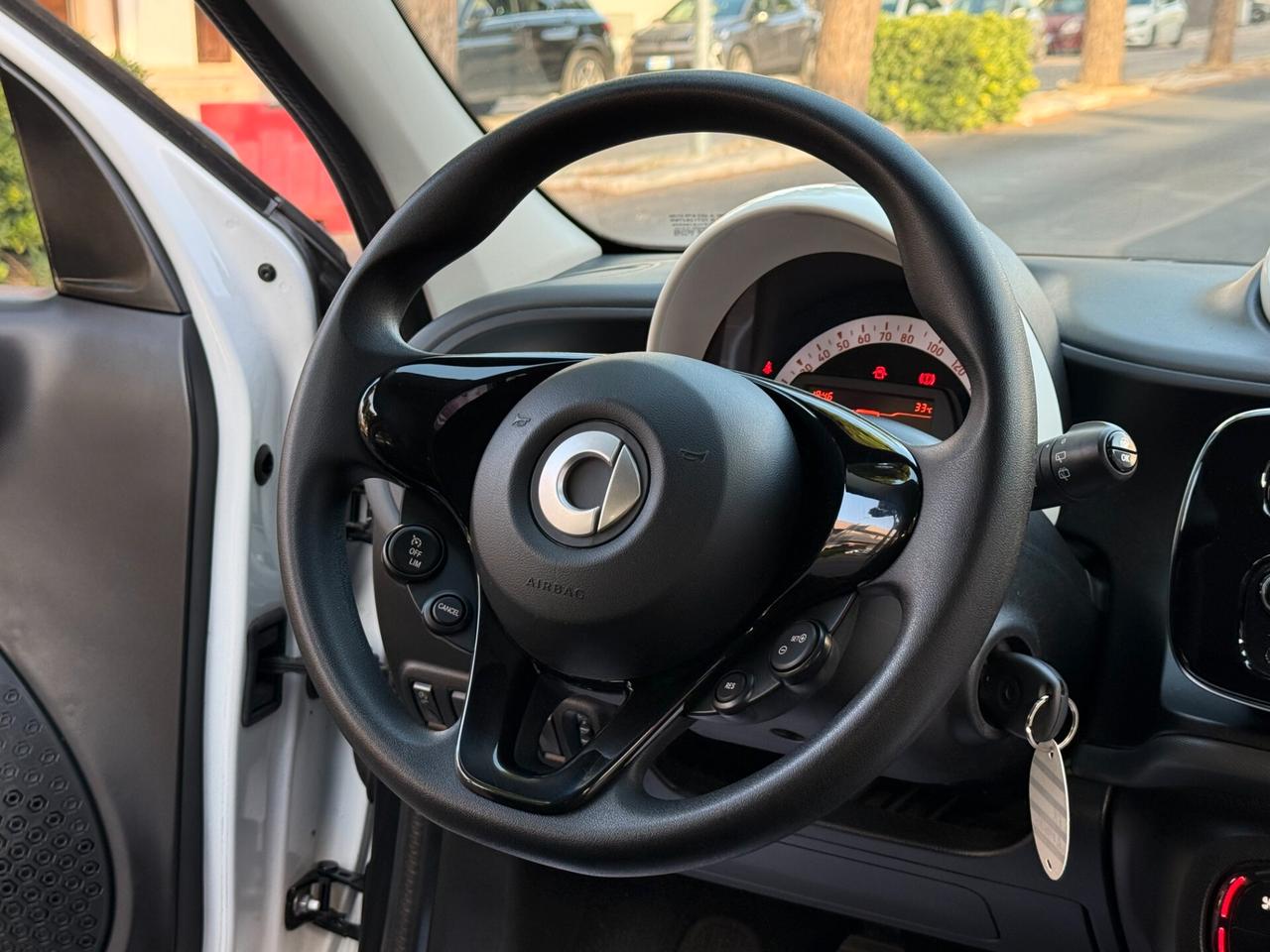 Smart ForFour 70 1.0 Passion *LED - 2019