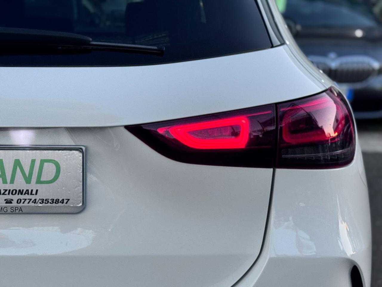 MERCEDES-BENZ GLA 250 e hybrid Sport Plug-In Hybrid218CV Tetto Panorama