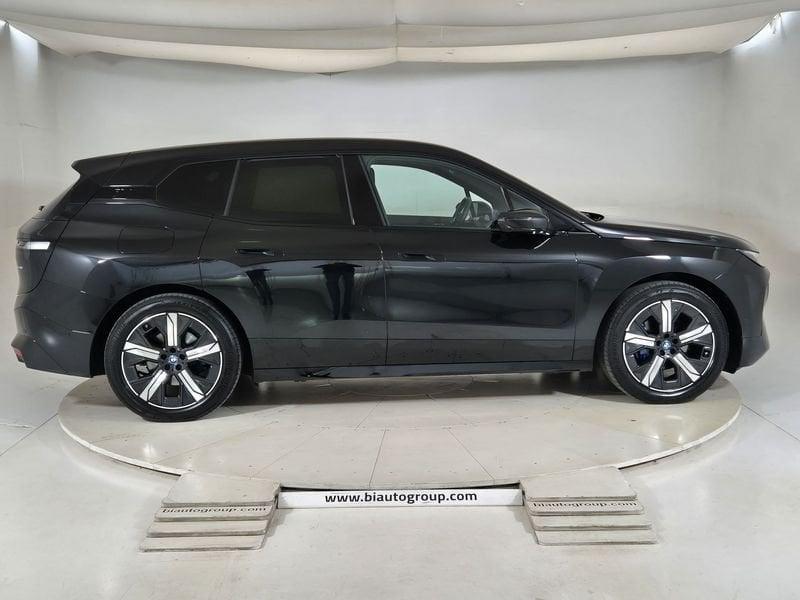 BMW iX i20 2021 xdrive50 pacchetto sportivo