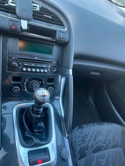 PEUGEOT 3008 1,6 DIESEL