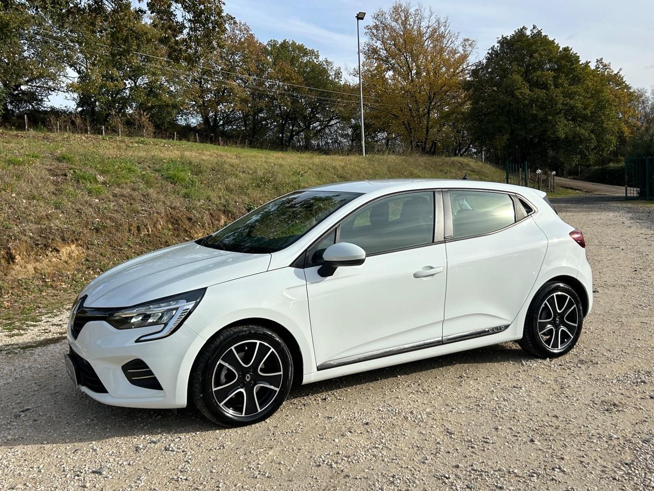 Renault Clio Full Hybrid E-Tech 140 CV 5 porte Intens