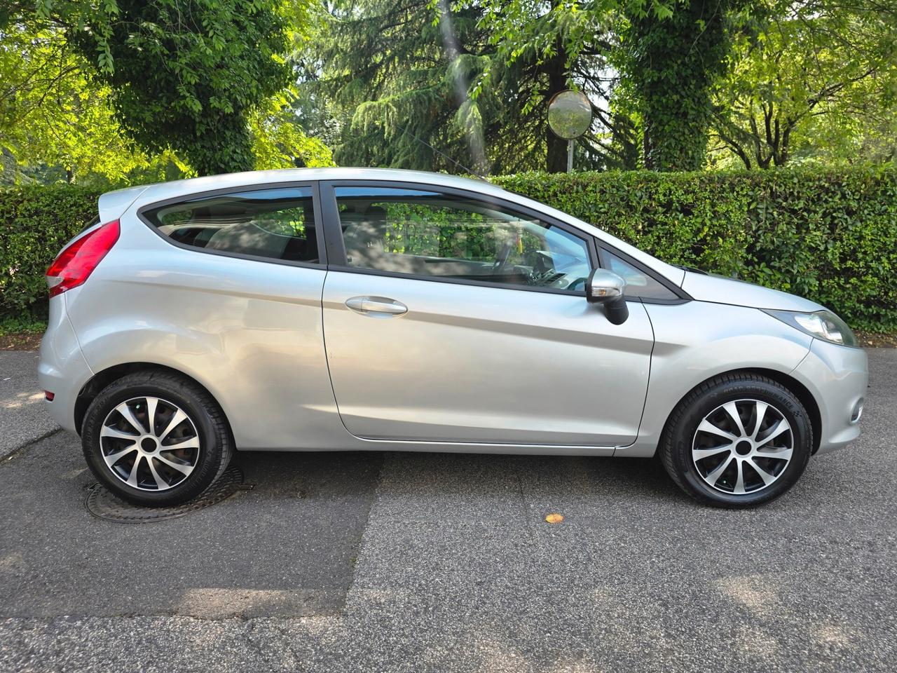 Ford Fiesta 1.2 82CV 3 porte Titanium - 2010