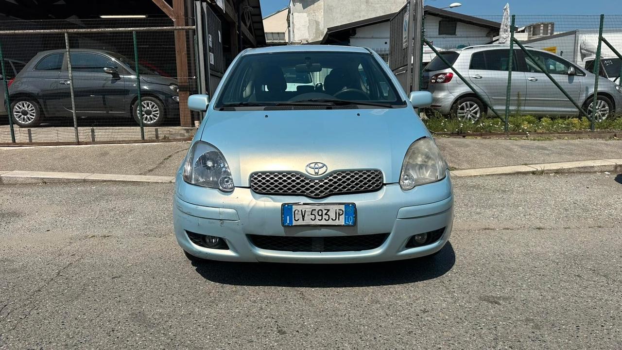 Toyota Yaris 1.0i 16V cat 3 porte Sol
