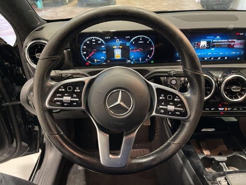 Mercedes-Benz Classe A A 180 d Automatic Progressive Line*Display 10,25"*FULL LED*