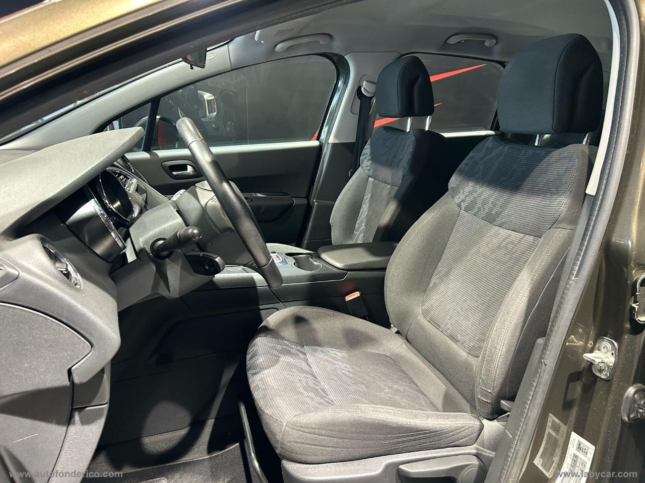 PEUGEOT 3008 1.6 HDi 112 CV Active