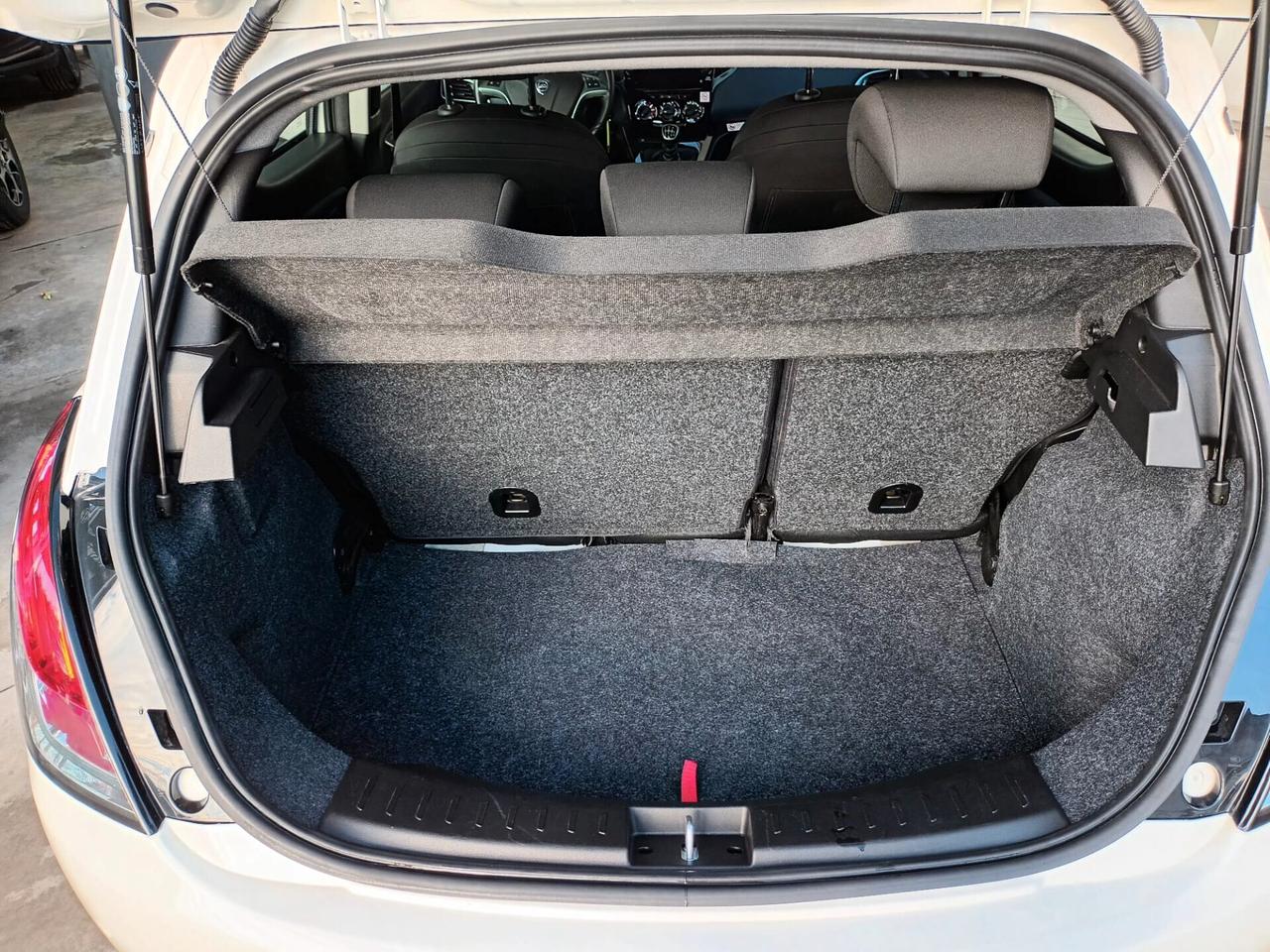 Lancia Ypsilon 1.0 PLATINO Hybrid 70 CV