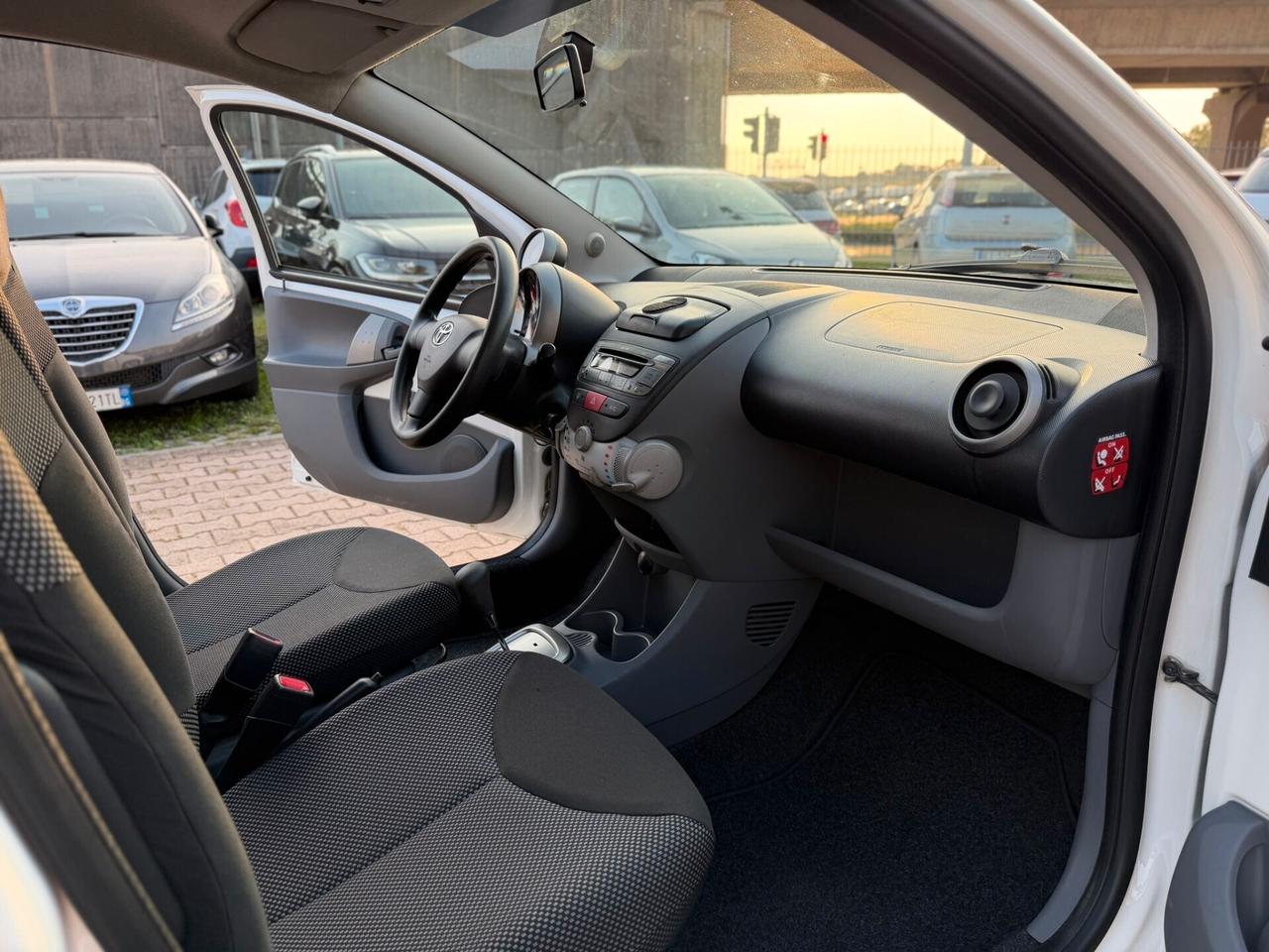 Toyota Aygo 1.0 12V VVT-i 5 porte AUTOMATICA
