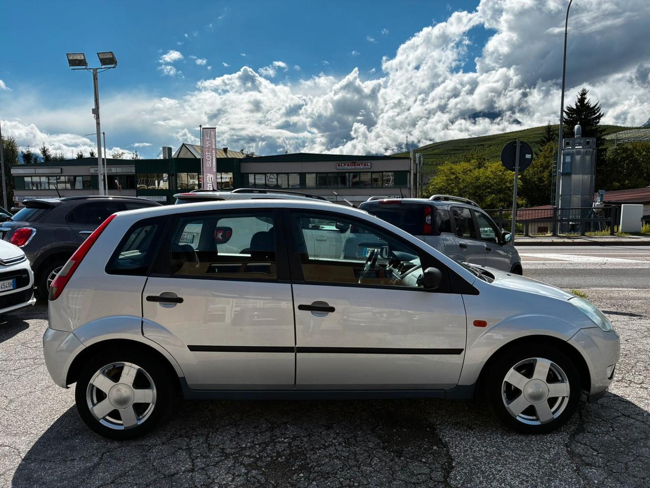 FORD FIESTA 1.2 BENZINA 75CV EURO 4 - NEOPATENTATI