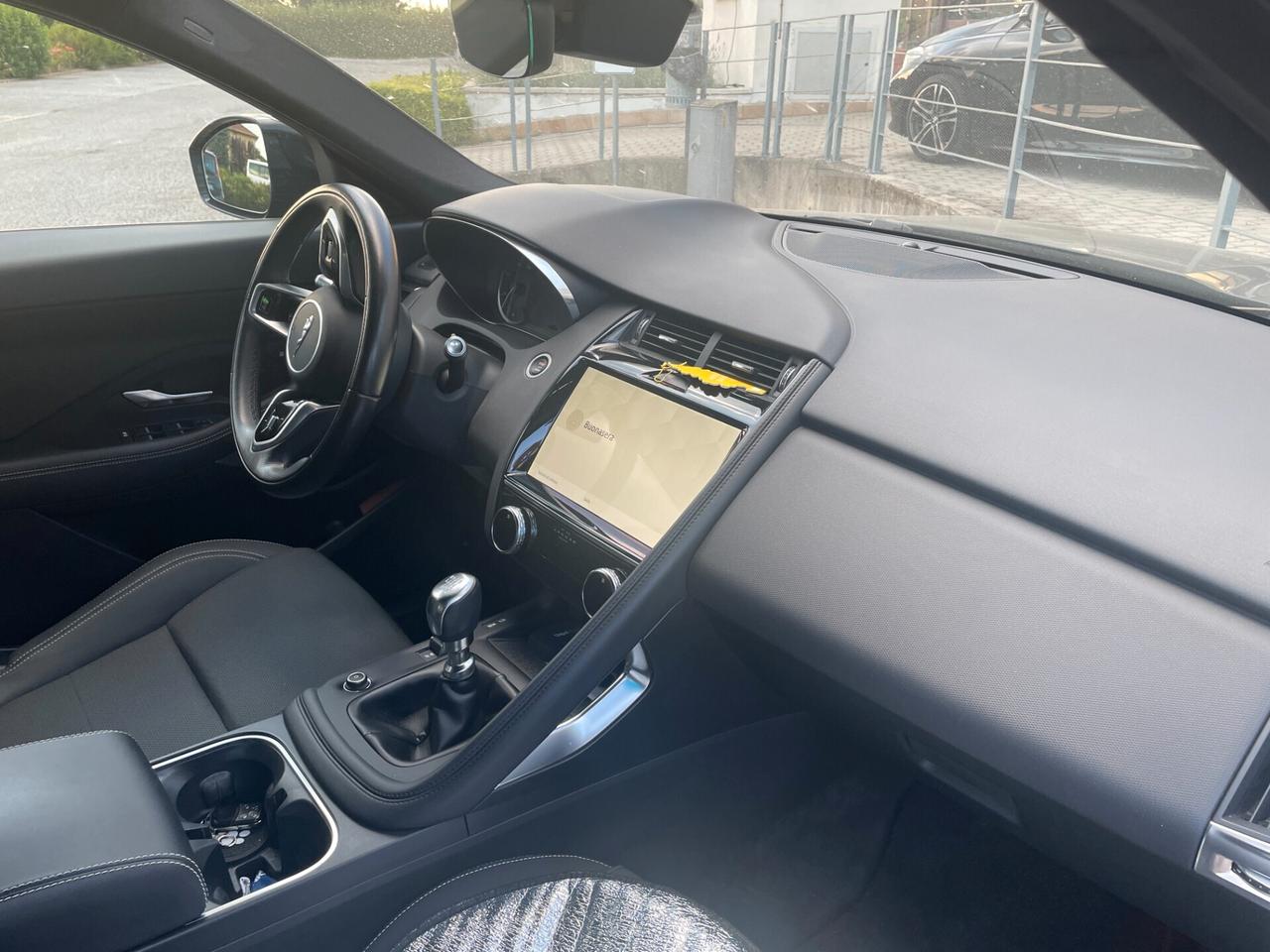 Jaguar E-Pace 2.0D I4 163 CV R-Dynamic