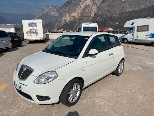 Lancia Ypsilon 1.2 Argento 2010