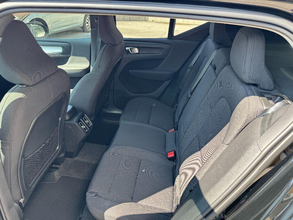 VOLVO - XC40 - T3 Geartronic Momentum Pro