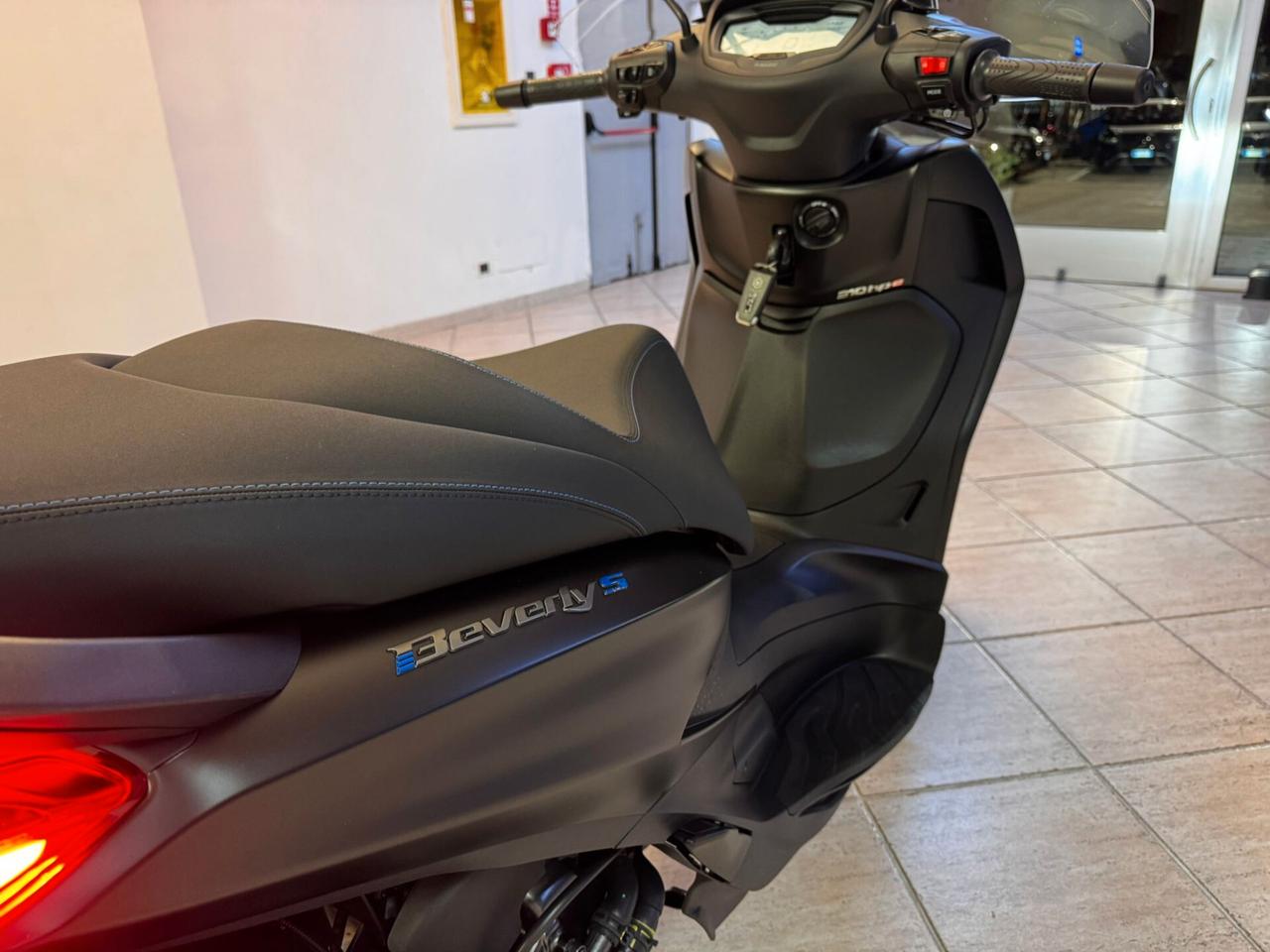 PIAGGIO BEVERLY 300S AZIENDALE 600 KM