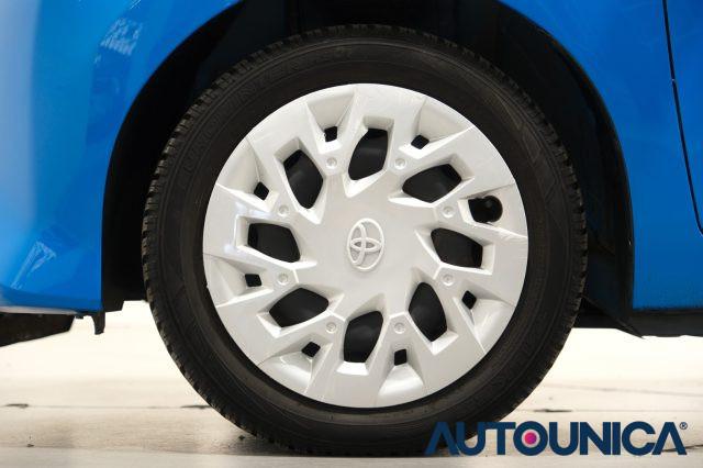 TOYOTA Aygo 1.0 VVT-i 72 CV 5 PORTE X-PLAY MMT NEOPATENTATI