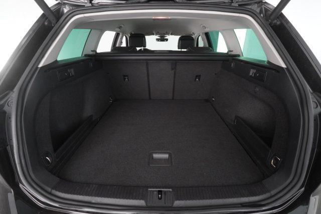 VOLKSWAGEN Passat Passat 1.6 TDI DSG Business BlueMotion Technology