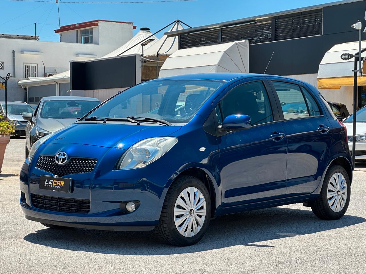 TOYOTA Yaris 1.0 5 porte Navi