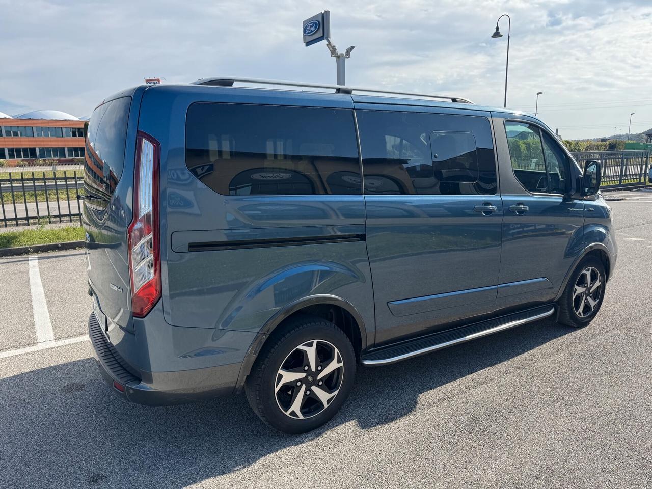 Ford Tourneo Custom Active 2.0 Diesel-Hybrid 185CV 8 posti
